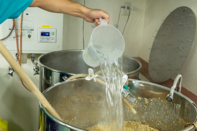 写真：麦汁を造る様子